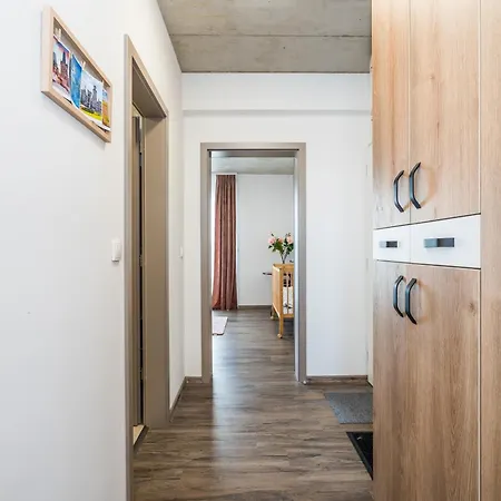 Ferienwohnung Perla Hradce 401 Hradec Králové Exterior foto